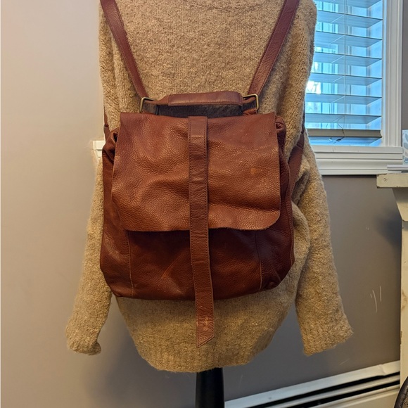 Duluth Trading Co Handbags - Duluth Trading Co Rich Brown Leather Backpack